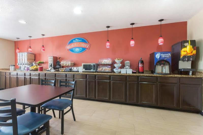 Baymont By Wyndham Port Arthur - Groves Area Екстериор снимка