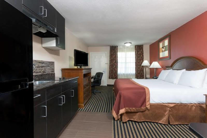Baymont By Wyndham Port Arthur - Groves Area Екстериор снимка